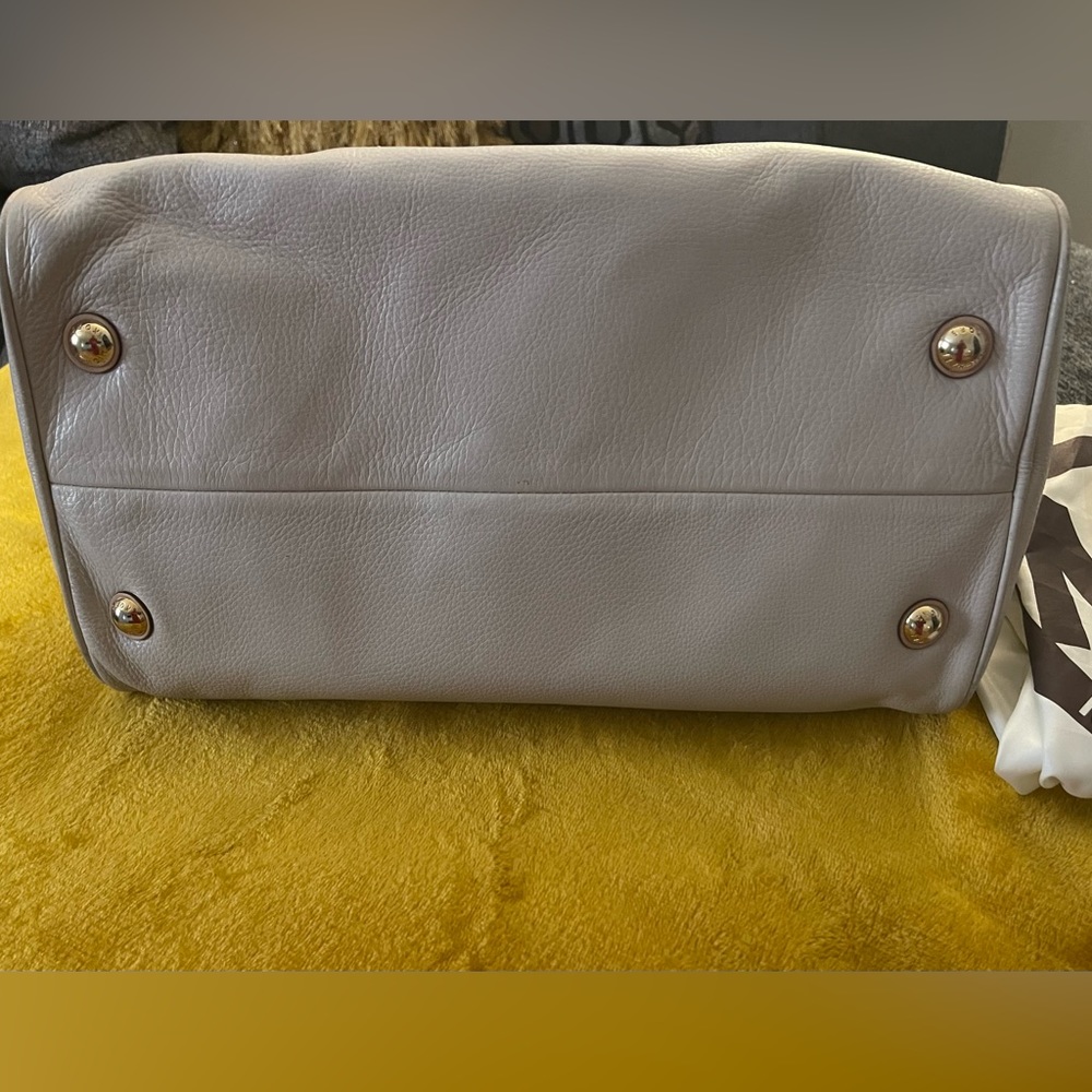 Authentic Genuine Leather Michael Kors Handbag - Picture 11 of 14